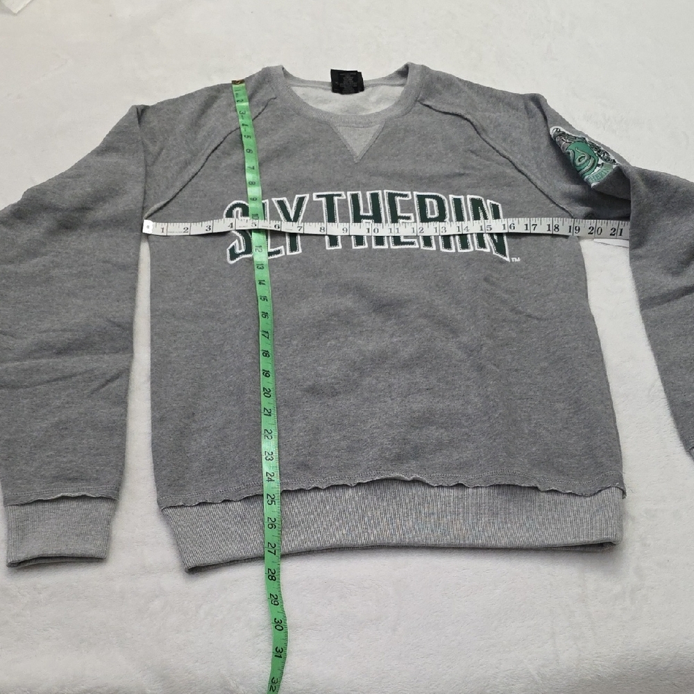 Universal‎ Orlando HARRY POTTER Slytherin Grey Crewneck Sweatshirt -